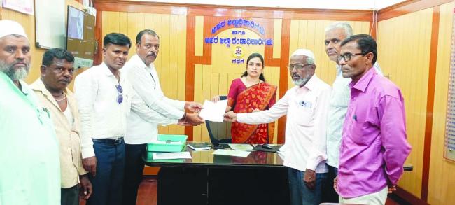 ಅರ್ಹ ಫಲನಾಭವಿಗಳಿಗೆ ಸರ್ಕಾರದ ಯೋಜನೆಗಳು ತಲುಪಬೇಕು- ಜಿಲ್ಲಾಧಿಕಾರಿಗಳಿಗೆ ಮನವಿ