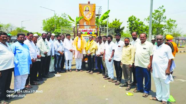 ಮಾಜಿ ಶಾಸಕ ಸೋಮನಗೌಡ, ಮಾಜಿ ಎಂಎಲ್ಸಿ ಶಹಾಪೂರ ಗೆ ಸನ್ಮಾನ 