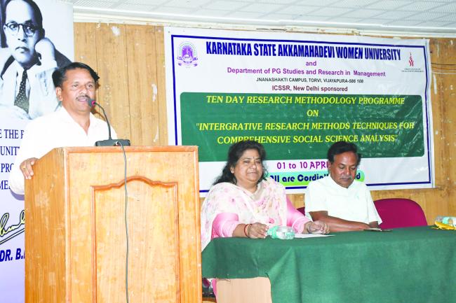 ಶೈಕ್ಷಣಿಕ ಪ್ರಗತಿಗೆ ಸಂಶೋಧನೆ ಆಧಾರಸ್ತಂಭವಾಗಿದೆ: ನಾಮದೇವಗೌಡ   