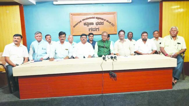 ಡಾ.ರವಿ ಗುಂಜೀಕರವರಿಗೆ ಅಭಿನಂದನೆ ಕಾರ್ಯಕ್ರಮ ಗ್ರಂಥ ಬಿಡುಗಡೆ