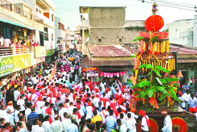 ಹಾರೂಗೇರಿಯಲ್ಲಿ  ಮಾರುತಿ ದೇವರ ಭವ್ಯ ರಥೋತ್ಸವ