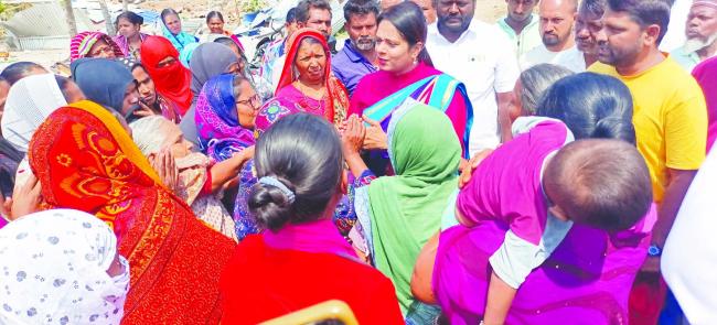 ತಾಲೂಕಾಡಳಿತದಿಂದ ಅನಧಿಕೃತ ಶೆಡ್‌ಗಳ ತೆರವು ಪ್ರಕರಣ 