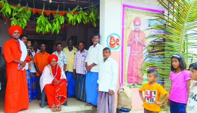 ಗುರುವಿನ ಕೃಪೆಯಿಂದ ಸಾಧನೆ ಸಾಧ್ಯ: ಯಲಬುರ್ಗಾ ಶ್ರೀ 