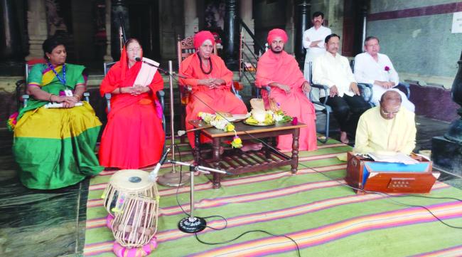 ಅಕ್ಕ ಮಹದೇವಿಯ ಆದರ್ಶಗಳು ಪ್ರತಿಯೊಬ್ಬರಿಗೂ ದಾರೀದೀಪವಾಗಬೇಕು 