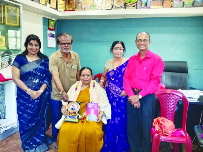 ಕೋಮಲಾ ಕುದುರಿಮೋತಿ ಗೆ ಸನ್ಮಾನ