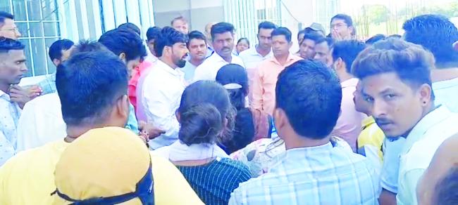 ವಿಜಯಾ ಇಂಟರ್ನ್ಯಾಷನಲ್ ಶಾಲೆಯ ವಾರ್ಷಿಕ ಶುಲ್ಕ ಹೆಚ್ಚಳ ವಿರುದ್ಧ ಪ್ರತಿಭಟನೆ 