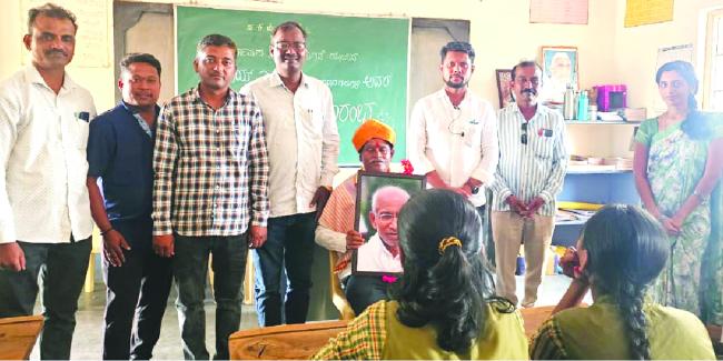 ಮುಖ್ಯಶಿಕ್ಷಕನಿಂದ ಶಾಲಾ ಸೌಂದರ್ಯೀಕರಣಕ್ಕಾಗಿ 40ಸಾವಿರ ದೇಣಿಗೆ 