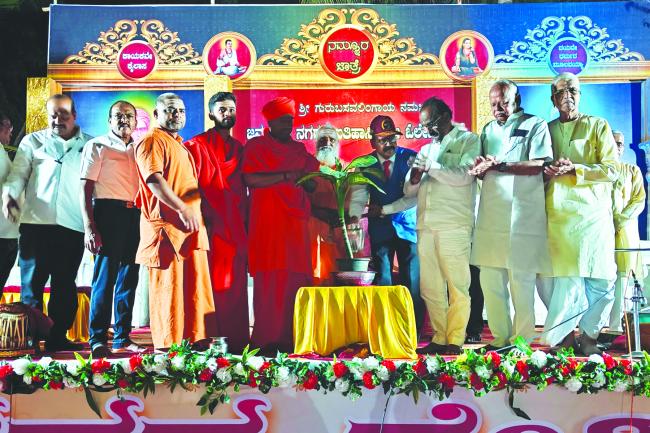 ಯುವಕರಿಗೆ ಸನ್ಮಾರ್ಗದಲ್ಲಿ ಸಾಗುವಂತೆ ಪ್ರೇರೆಪಿಸುವ ಶ್ರೀಮಠದ ಕಾರ್ಯ ಮುಖ್ಯ: ಕುಲಕರ್ಣಿ 