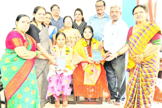 ಪಿಯುಸಿ ರಾ​‍್ಯಂಕ್ ವಿದ್ಯಾರ್ಥಿಗಳಿಗೆ ಸನ್ಮಾನ 