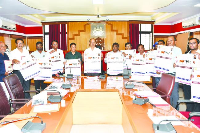 7ನೇ ಸುತ್ತಿನ ರಾಷ್ಟ್ರೀಯ ಕಾಲುಬಾಯಿ ರೋಗ ನಿಯಂತ್ರಣ ಕಾರ್ಯಕ್ರಮದ ಪೂರ್ವಭಾವಿ ಸಭೆ ಕಾಲುಬಾಯಿ ರೋಗ ಲಸಿಕಾ ಅಭಿಯಾನ ಯಶಸ್ವಿಗೊಳಿಸಿ : ಜಿಲ್ಲಾಧಿಕಾರಿ ಸಿ.ಎನ್‌.ಶ್ರೀಧರ್  