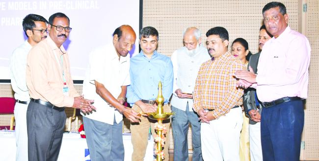 ಪ್ರಾಯೋಗಿಕ ಓಷಧಶಾಸ್ತ್ರದಲ್ಲಿ ನಿರಂತರ ನಾವೀನ್ಯತೆಯ ಅಗತ್ಯ: ಡಾ. ಪಾಟೀಲ 