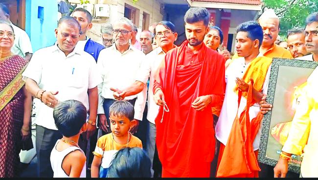 ದುಶ್ಚಟಗಳನ್ನು ನಮ್ಮ ಜೋಳಿಗೆಗೆ ಹಾಕಿ: ಓಲೇಮಠದಶ್ರೀ 