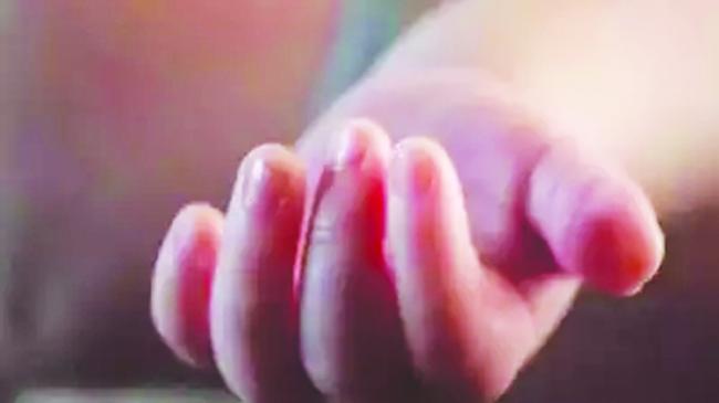 ನೀರಿನ ತೊಟ್ಟಿಯಲ್ಲಿ ಬಿದ್ದು ಮಗು ಸಾವು    