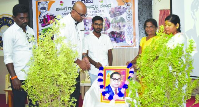 ‘ಡಾ. ಅಂಬೇಡ್ಕರ್‌ರವರ ಕನಸು ನನಸಾಗಲು ಪ್ರತಿಯೊಬ್ಬರು ಶಿಕ್ಷಣವಂತರಾಗಿ’ 