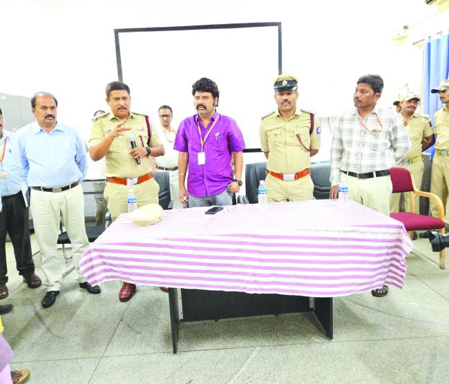  ಅಣಕು ಪ್ರದರ್ಶನಅಗ್ನಿ ಅವಘಡ ತಡೆಗಟ್ಟುವಿಕೆ ಕುರಿತು ಸಾರ್ವಜನಿಕರು ಜಾಗೃತಿ ಹೊಂದಬೇಕು: ಕೆ.ತಿಮ್ಮಾರೆಡ್ಡಿ