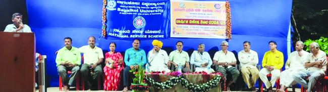 ಉತ್ತಮ ಸಮಾಜ ರೂಪಿಸುವಲ್ಲಿ ಮಾಧ್ಯಮಗಳ ಪಾತ್ರ ಪ್ರಮುಖವಾದದ್ದು- ಮುನವಳ್ಳಿ 