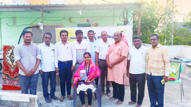 ಪಿಯೂಸಿ ವಿಜ್ಞಾನದಲ್ಲಿ ಹೆಚ್ಚು ಅಂಕಗಳಿಸಿದ ವಿದ್ಯಾರ್ಥಿನಿ ತೇಜಸ್ವಿನಿಗೆ ಸನ್ಮಾನ 