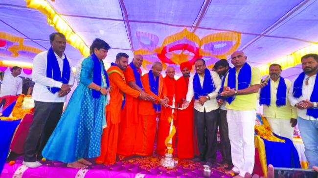 ಕವಳಕೇರಿ ಗ್ರಾಮದಲ್ಲಿ ಸರ್ವಧರ್ಮಿಯರ ಸಾಮೂಹಿಕ ವಿವಾಹ 