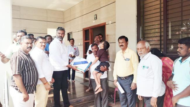 ಗೃಹ ಆಧಾರಿತ ಮಕ್ಕಳಿಗೆ ಬೆಂಬಲ ನೀಡುವ ಸಾಮಗ್ರಿಗಳ ವಿತರಣೆ  