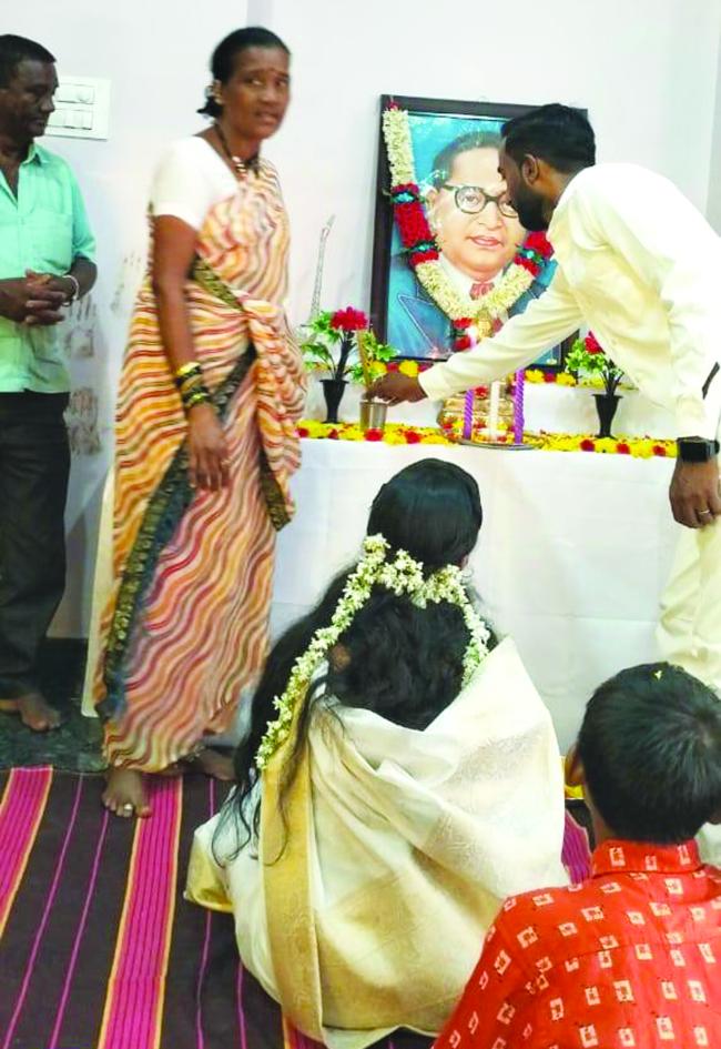 ಶಿಂದೊಳ್ಳಿಯಲ್ಲಿ ಧಮ್ಮ ಪರಿವರ್ತನ ದಿನಾಚರಣೆ