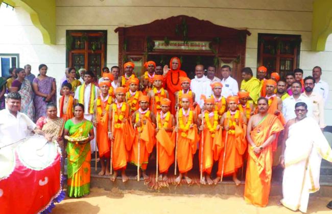 ಸಂಸ್ಕಾರದಿಂದ ಶಿಲೆಯೂ ಕೂಡ ಪೂಜಿಸಲ್ಪಡುವ ಮೂರ್ತಿಯಾಗಬಲ್ಲದು- ಹೊನ್ನಾಳಿ ಶ್ರೀಗಳು 