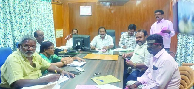 ದಿನದ ಮತ್ತು ವಾರದ ಮಾರುಕಟ್ಟೆ ಹಾಗೂ ಪಾಕಿಂರ್ಗ್ ಫೀಗೆ ನಡೆದ ಬಹಿರಂಗ ಹರಾಜು ಪ್ರಕ್ರಿಯೆ