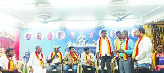 ಉಗ್ರರ ದಾಳಿಗೆ ಹುತ್ಮಾತರಾದವರಿಗೆ ಸಂತಾಪ ಸಭೆಯಲ್ಲಿ ಮೌನಾಚರಣೆ 