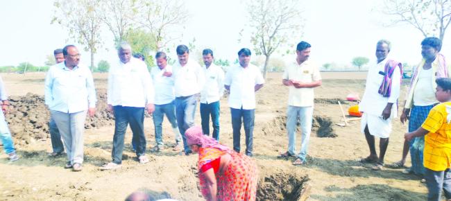 ದುಡಿಮೆಗೆ ಉದ್ಯೋಗ ಖಾತ್ರಿ ಯೋಜನೆ ಸಾಕಷ್ಟು ನೆರವಾಗುತ್ತಿದೆ: ಸಿ.ಆರ್ ಮುಂಡರಗಿ  