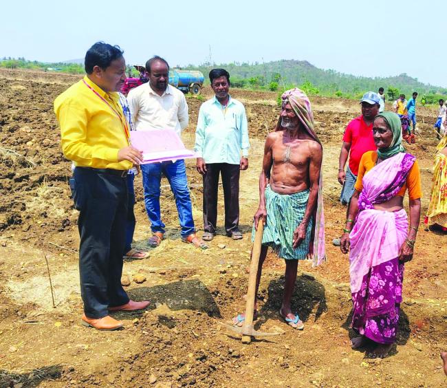 82 ವರ್ಷದ ಅಜ್ಜ, 75 ವರ್ಷದ ಅಜ್ಜಿಗೆ ನರೇಗಾ ಆಸರೆ  
