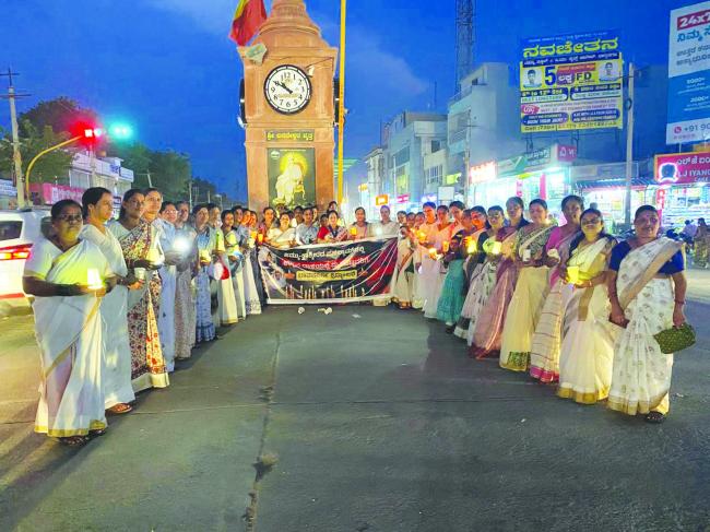 ಭಯೋತ್ಪಾದನೆ ಕೃತ್ಯಕ್ಕೆ ತೀವೃ ಖಂಡನೆ: ಗೌರವ ನಮನ ಸಲ್ಲಿಕೆ