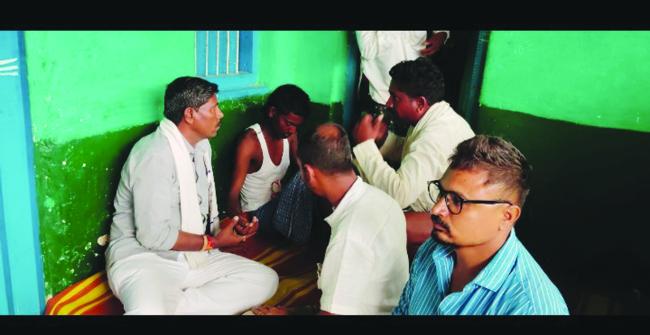 ಕೇಂದ್ರ ಸಚಿವ ಪ್ರಲ್ಹಾದ ಜೋಶಿ ದೂರವಾಣಿ ಮೂಲಕ ಕುಟುಂಬ ಸದಸ್ಯರಿಗೆ ಸಾಂತ್ವನ