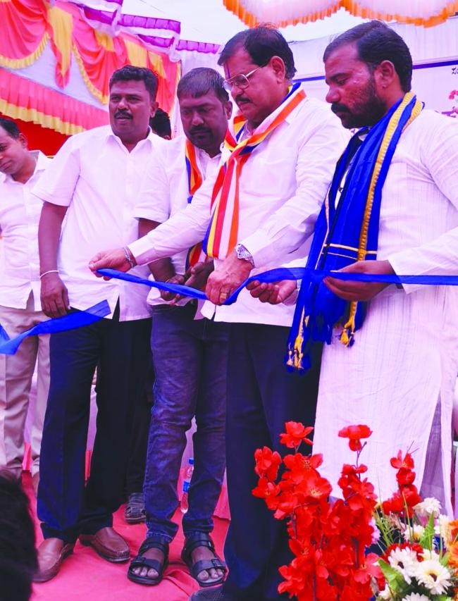 ದೇ.ನಿಂಬರಗಿಯಲ್ಲಿ ಅಂಬೇಡ್ಕರ್ ಪುತ್ಥಳಿ ನಿರ್ಮಾಣ: ಶಾಸಕ ಕಟಕಧೋಂಡ ಭರವಸೆ  