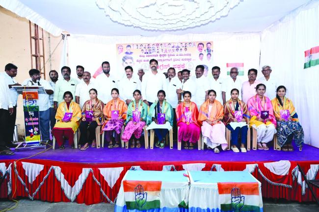 ಪಿಯುಸಿ ಹೆಚ್ಚು ಅಂಕಗಳಿಸಿದ ವಿದ್ಯಾರ್ಥಿನಿಯರಿಗೆ ಪ್ರತಿಭಾ ಪುರಸ್ಕಾರ  