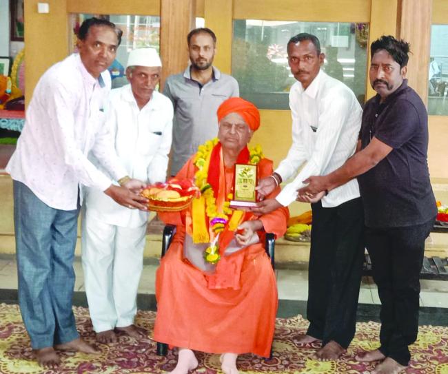 ನೀಡಸೋಸಿ ಶ್ರೀಗಳಿಗೆ ಗೌರವ ಸನ್ಮಾನ   