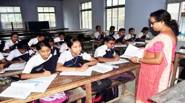 ಓದು-ಬರಹ ಬಾರದವರ ಪಾಸ್‌ಗೆ ಪ್ರೌಢಶಾಲಾ ಶಿಕ್ಷಕರಿಗೆ ಒತ್ತಡ: ಮಹಾದೇವ ಅರಕೇರಿ 