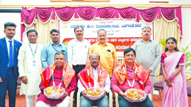 ಸಾಧನೆಗಳು ಮಾತನಾಡಲಿ: ಪ್ರೊ. ಮೂಗನೂರುಮಠ  