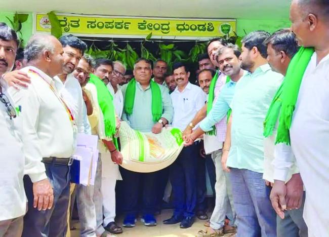 ವೇಳೆಗೆ ಸರಿಯಾಗಿ ಬಿತ್ತನೆ ಮಾಡಿಆರ್ಥಿಕವಾಗಿ ಅಭಿವೃದ್ದಿ ಹೊಂದಿ : ಶಾಸಕ ಪಠಾಣ