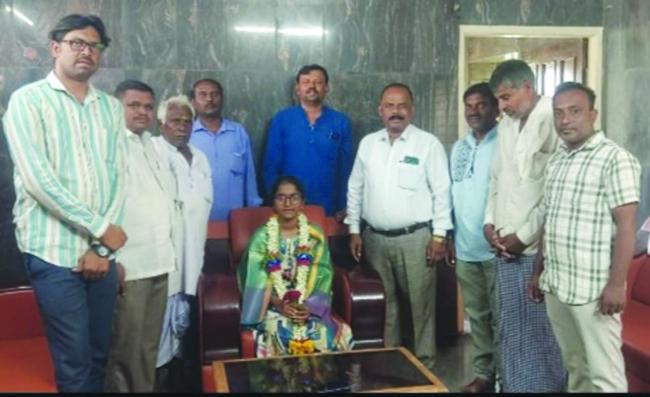 ಚಲವಾದಿ ಸಮಾಜದ ವಿಧ್ಯಾರ್ಥಿಗೆ ಗೌರವ ಸನ್ಮಾನ