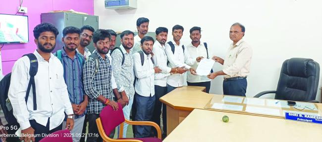 ಪ್ರಶ್ನೆ ಪತ್ರಿಕೆ ಸೋರಿಕೆ ತಡೆಗಟ್ಟಲು ಕಾನೂನು ರೂಪಿಸಲು ಸರ್ಕಾರ ಮುಂದಾಗಲಿ: ಬಸವರಾಜ ಎಸ್ರಾ  