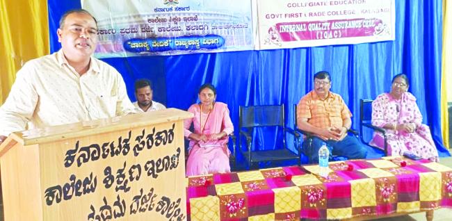 ಪ್ಲೇಟೋನ ಆದರ್ಶ ಸಿದ್ಧಾಂತ, ನ್ಯಾಯ ಪರಿಕಲ್ಪನೆ, ಶಿಕ್ಷಣ ಮಾದರಿ: ಡಾ. ಅಶೋಕ ಹುಲ್ಲಳ್ಳಿ 