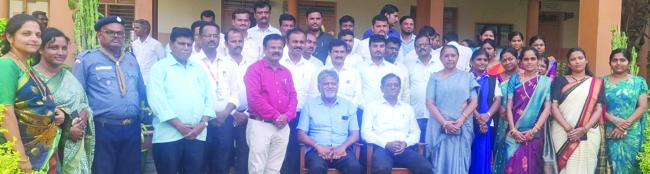 ಮುಧೋಳ ಕಂಠಿ ಕಾಲೇಜಿಗೆ ಡಾ.ಪ್ರಕಾಶ ಹೊಸಮನಿ ಭೇಟಿ 