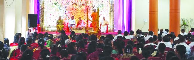 ಅಂತರಂಗದಲ್ಲಿ ದೇವ ಭಕ್ತಿಭಾವದಿಂದ ಅಳಿಯುತ್ತವೆ ದುರ್ಗುಣಗಳು: ಸಹಜಾನಂದ ಶ್ರೀಗಳು. 