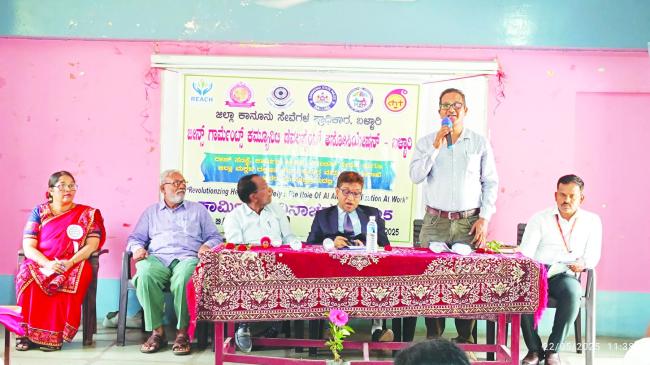 ಜೀನ್ಸ್‌ ಗಾಮೆಂರ್ಟ್ ಕಾರ್ಮಿಕರು ಜಾಗೃತರಾಗಿ ಸರ್ಕಾರದ ಸೌಲಭ್ಯ ಪಡೆದುಕೊಳ್ಳಬೇಕು:  ನ್ಯಾ.ಹೊಸಮನೆ