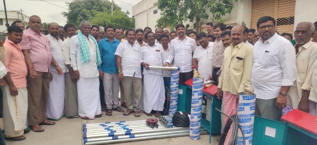 ಶಾಸಕರ ಕೋಟಾದಡಿ 95 ರೈತರಿಗೆ ಪಂಪ್ ಮೋಟರ್ ಮತ್ತು ಇತರೆ ಸಾಮಾಗ್ರಿಗಳ ವಿತರಣೆ 