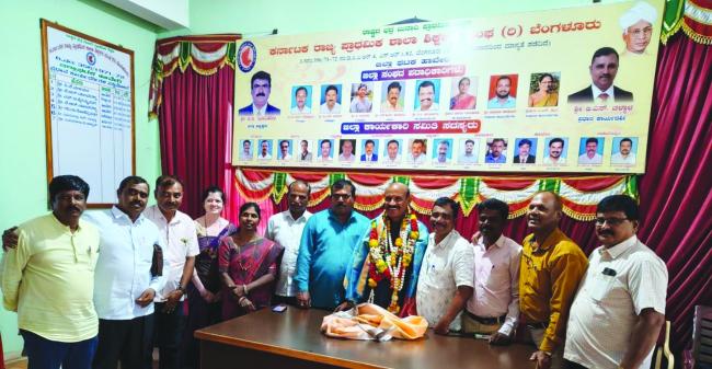 ಶಾಲಾ ಶಿಕ್ಷಕರ ಸಂಘಕ್ಕೆ ಜಿಲ್ಲಾ  ಅಧ್ಯಕ್ಷರಾಗಿ ಬಸವಾರಾಜ ಶಿಡೇನೂರು ಆಯ್ಕೆ