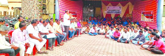 ಮುಂದುವರೆದ ಪೌರ ಕಾರ್ಮಿಕರ ಮುಷ್ಕರ: ಬಿಜೆಪಿ ಮುಖಂಡರು ಬೆಂಬಲ 