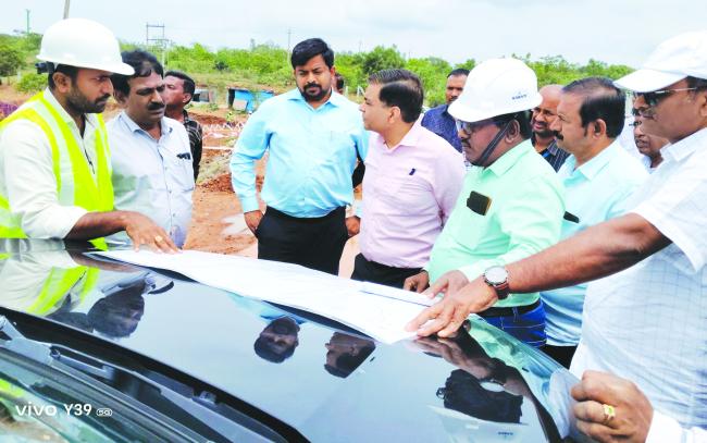 ಕೇಂದ್ರ ನೋಡಲ್ ಅಧಿಕಾರಿಗಳಿಂದ ವಿವಿಧ ಕಾಮಗಾರಿಗಳ ಪರೀಶೀಲನೆ 