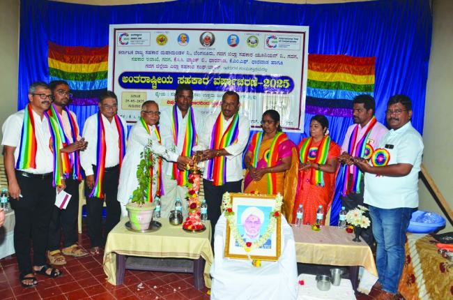 ಸಹಕಾರದಿಂದ ಸ್ವಚ್ಛತಾ ಅಭಿಯಾನ ಕಾರ್ಯಕ್ರಮ