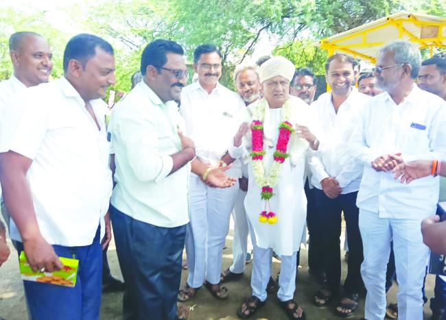 ದೇವಸ್ಥಾನ ಸಮುದಾಯ ಭವನ-20 ಲಕ್ಷ ಕಾಮಗಾರಿ ಚಾಲನೆ  