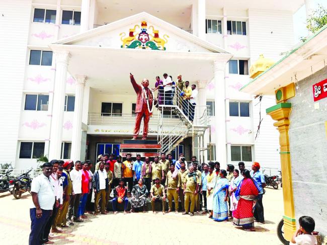 ಸೇವಾ ಭದ್ರತೆಗೆ ಒಪ್ಪಿಗೆ: ಪೌರ ನೌಕರರ ಮುಷ್ಕರ ಹಿಂದಕ್ಕೆ